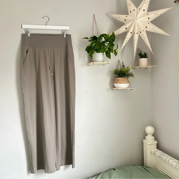🩷ATHLETA VENICE WIDE LEG HIGH WAISTED HIGH RISE BEIGE NEUTRAL PANT SIZE MEDIUM - Picture 7 of 13